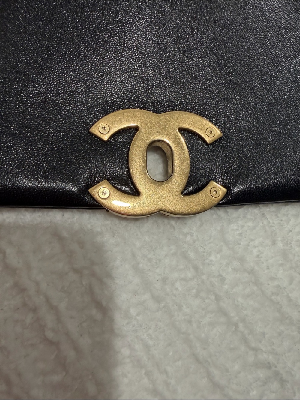 CHANEL Black Quilted Leather Shoulder Bag with Gold Hardware - Picture 7 of 16